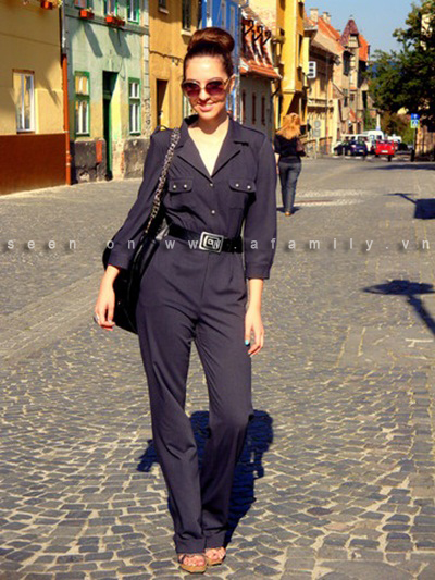 Lạ mà quen với vô vàn kiểu jumpsuit sành điệu